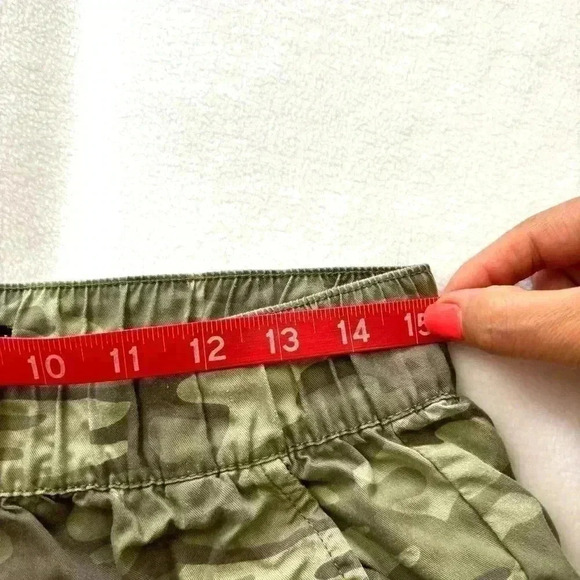 Sanctuary Social Standard Camo Elastic Highrise Pocket Soft Board Shorts Size M - Picture 11 of 12